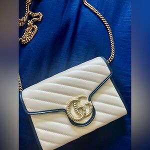 Gucci wallet on chain